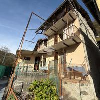 CASA INDIPENDENTE A TRAVES