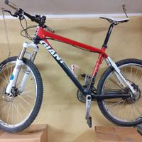 Bici GIANT XTC Carbonio Forche Fox 40