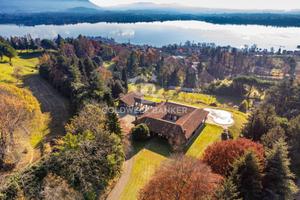 Villa di 6670 m² con più di 5 locali e box auto do