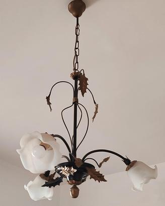 Lampadario vintage 3 luci in ferro battuto e vetro