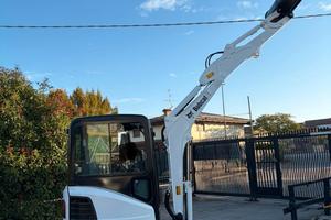 E264 - ESCAVATORE 27Q BOBCAT E26