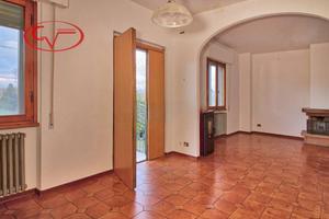 Appartamento di 180 m² con 4 locali a Laterina Per