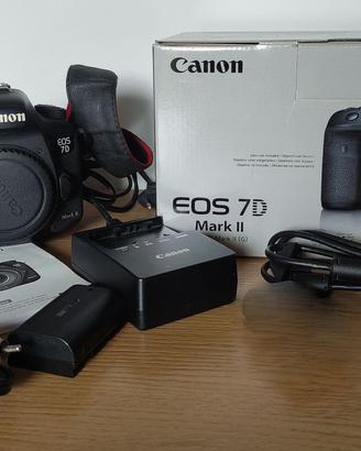 Canon 7d Mark II + corredo