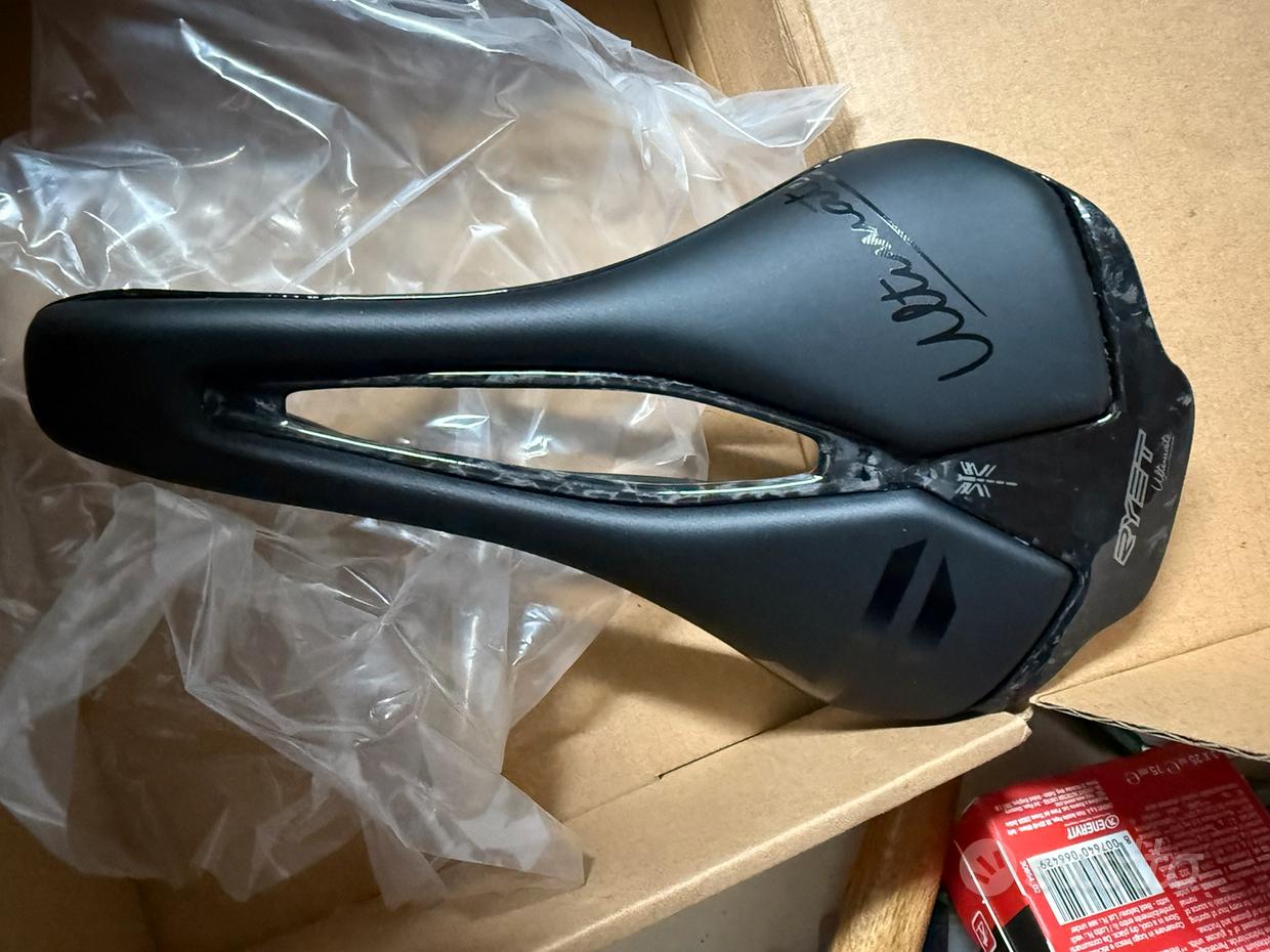 Selle in carbonio Fantastiche offerte di Biciclette
