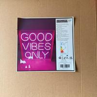Neon box “Good vibes only” 35X35cm