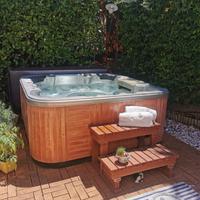 Vasca idromassaggio da esterno