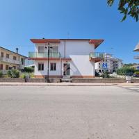 BIFAMILIARE A CASTELLALTO