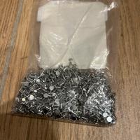 1000 Chiodi per borchie