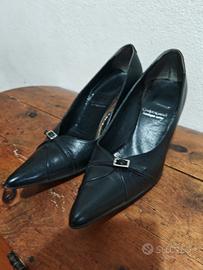 scarpe nere in pelle 