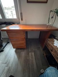 Scrivania Castelli Bologna anni 60 legno noce