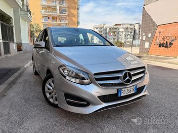 Mercedes-benz A 180 d Premium