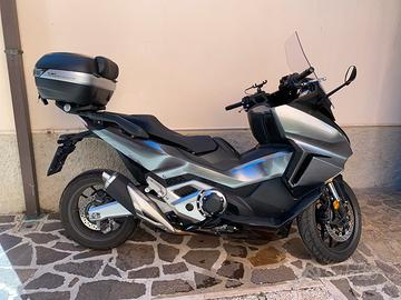Honda Forza 750 dct