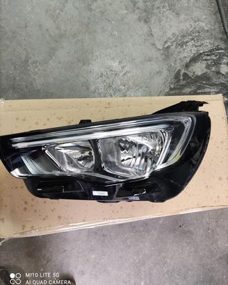 faro fanale Opel Grandland 
