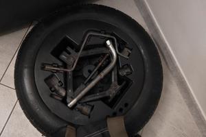 ruotino di scorta più kit