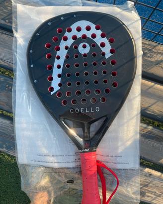 Racchetta da padel di Arturo Coello.