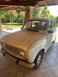 Reault R4