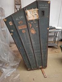 Baule antico per contenitore arpa.