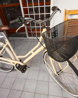 Bicicletta Vintage restaurata e sogno su pedali