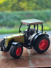 Trattore Bruder CLAAS Nectis GT-F 267