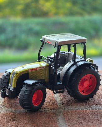 Trattore Bruder CLAAS Nectis GT-F 267