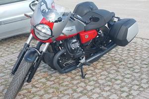 MOTO GUZZI V7