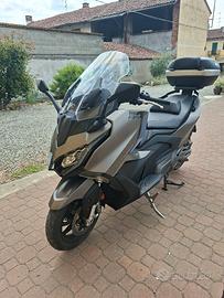 kymko ak 550 premium