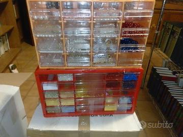 materiale per lavori con perline 