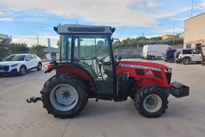 Massey Ferguson Trattore 3710 GE