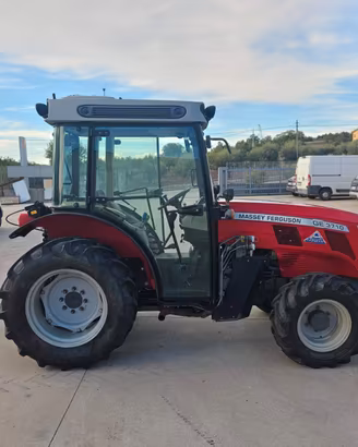 Massey Ferguson Trattore 3710 GE