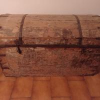 Baule in legno antico