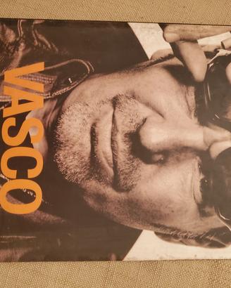 4 biografie di Vasco Rossi