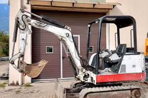 Miniescavatore Bobcat 325