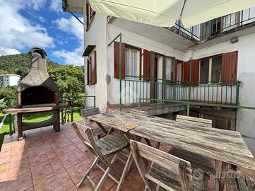 CASA SEMINDIPENDENTE A MAGNANO IN RIVIERA