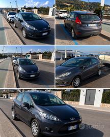 Ford Fiesta con gancio traino