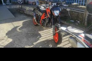 KTM Duke 690