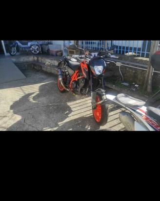 KTM Duke 690