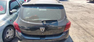 DACIA SANDERO 2017 PORTELLONE POSTERIORE