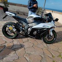 kawasaki zx10r condizioni da vetrina solo 15000 km