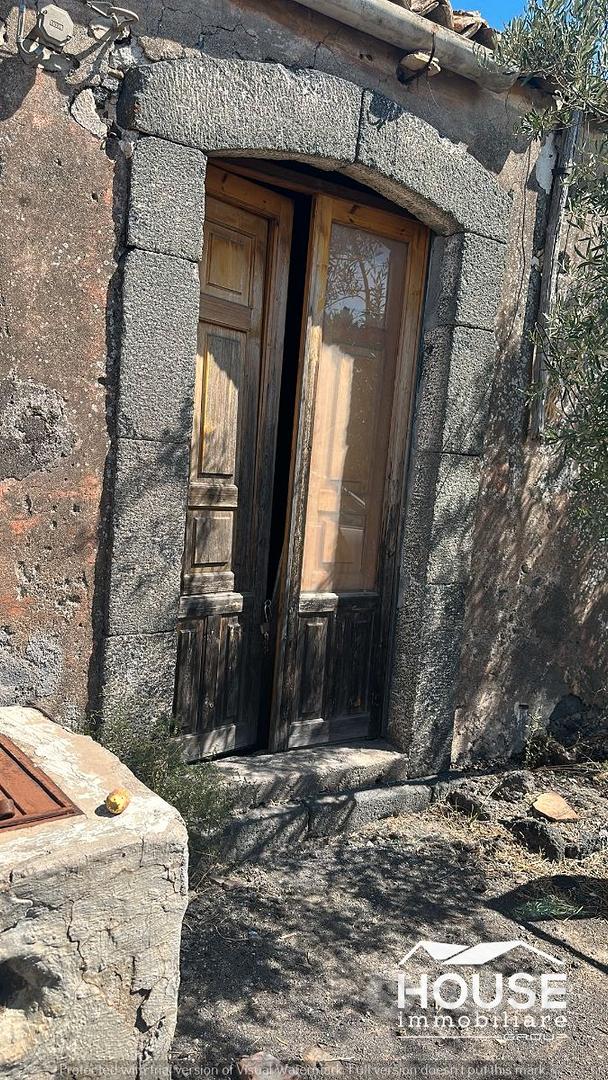 ADRANO – TERRENO CON CASEGGIATO - Vista 5
