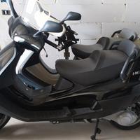 Piaggio Hexagon Nero 180 - 2002 4T. 10.650km