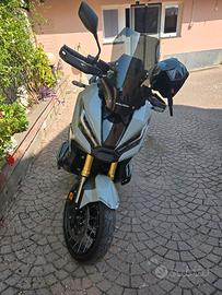 Honda x-adv 750