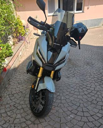 Honda x-adv 750