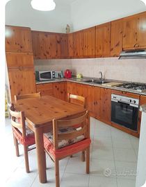 Casa con spazio esterno e parcheggio