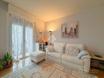 4 LOCALI A ISOLA RIZZA