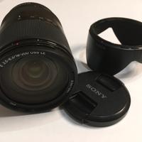 Obiettivo Sony 18-200 per APS-C attacco E