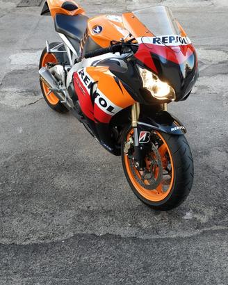 Honda cbr 2000 rr repsol