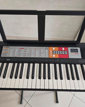 Tastiera Yamaha PSR-F50 + Supporto – Ottime