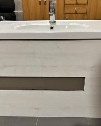 Mobile bagno sospeso