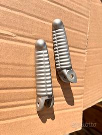 Pedane destra e sinistra ducati 748 916 996 998