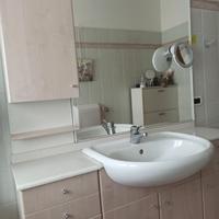 Mobile bagno con lavabo
